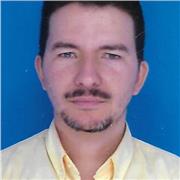 profesor de informática y sistemas para estudiantes de primaria y bachillerato